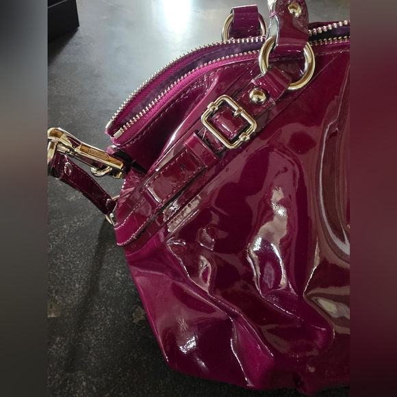 Coach Purple Shoulder Bag with Glossy Finish - Picture 4 of 15